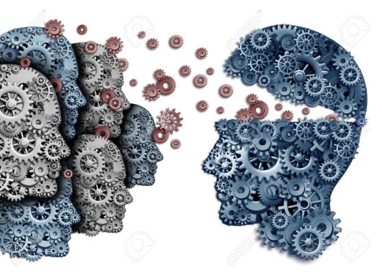 40324180-Employee-training-a-group-to-lead-and-learn-a-team-of-workers-learning-from-a-leader-sharing-a-commo-Stock-Photo[1]